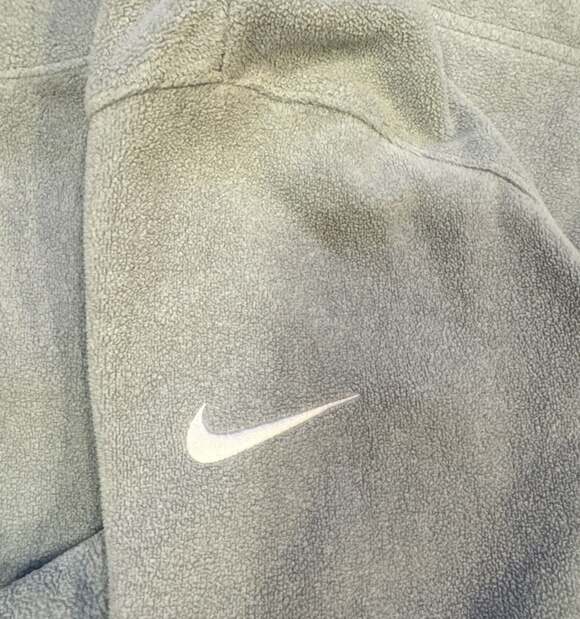 Nike Therma-fit Women's Fleece Training Pullover Funnel Neck Sweatshirt Gray - Picture 2 of 2